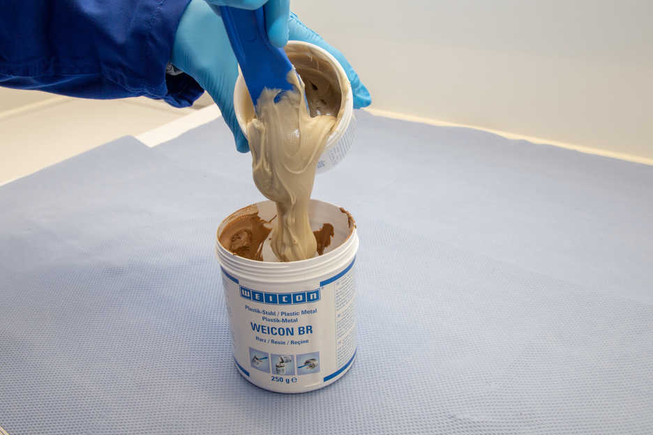 WEICON BR | bronze-filled epoxy resin system for repairs and moulding